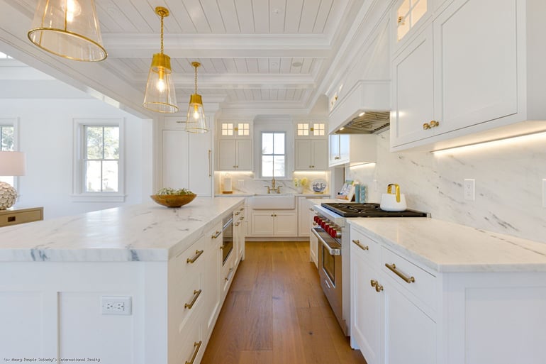 4_Maple_Ln_kitchen-1